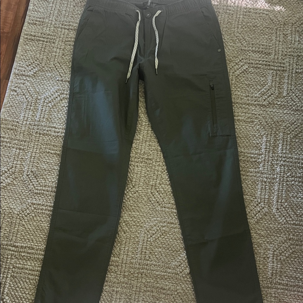Vuori Dark Green Straight Leg Pants